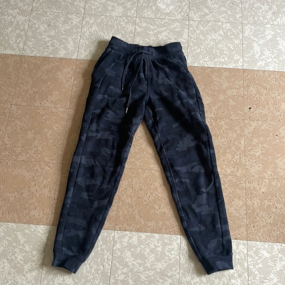 SIZE 4 LULU LEMON JOGGERS